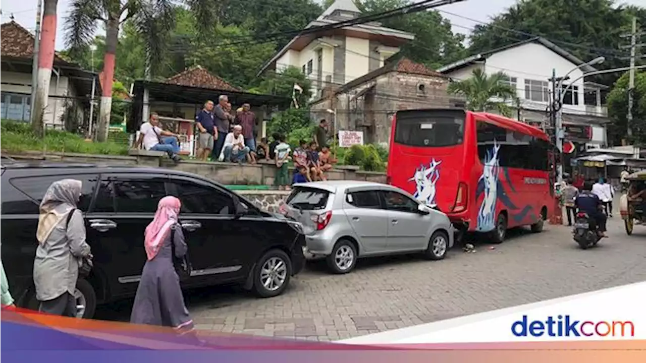 Polisi: 6 Pelajar Tergencet Mobil-Bus di Gresik Rombongan MTsN 1 Kediri