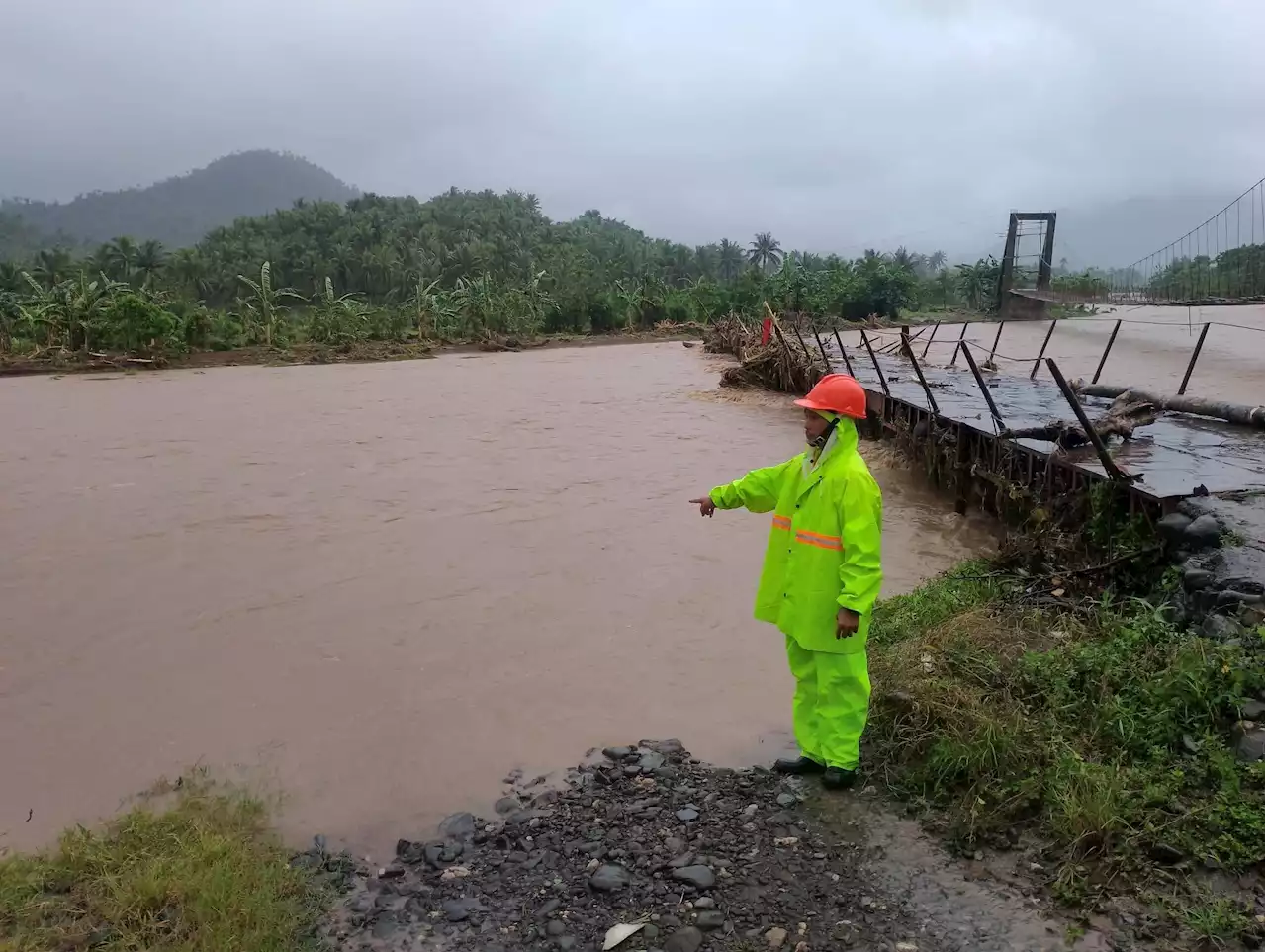 Surigao, Agusan communities flooded on Christmas Day