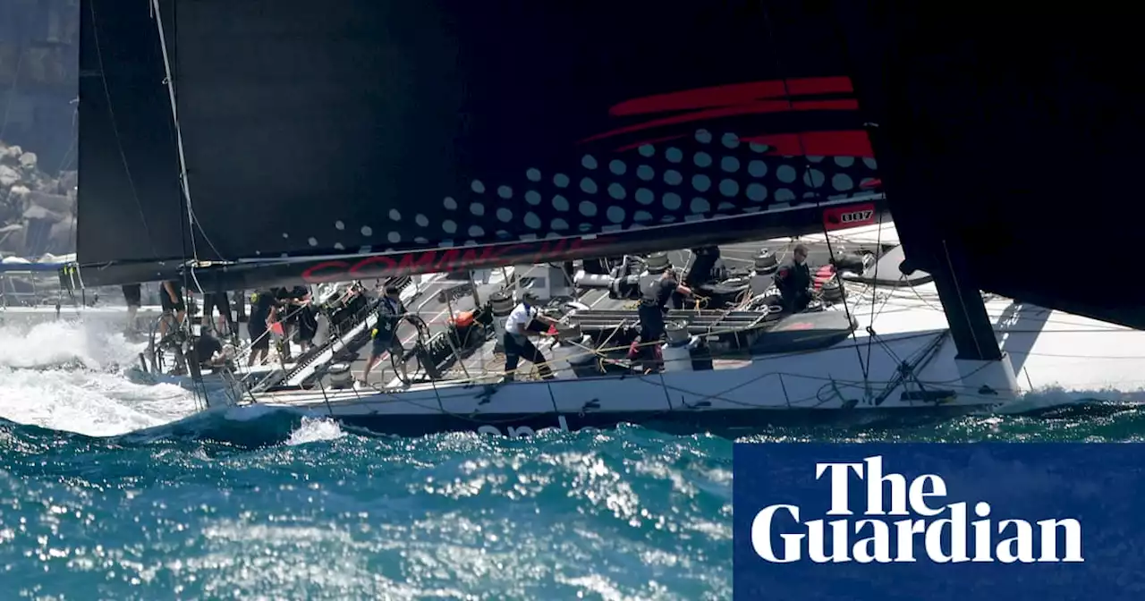 Andoo Comanche leads Sydney to Hobart as third yacht retires from race