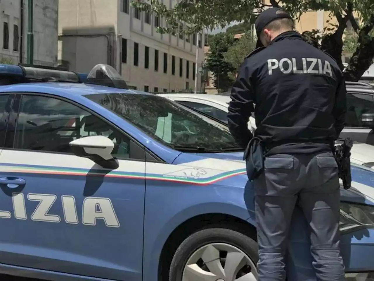 'È vuota, adesso è mia' e lo straniero occupa la casa parrocchiale