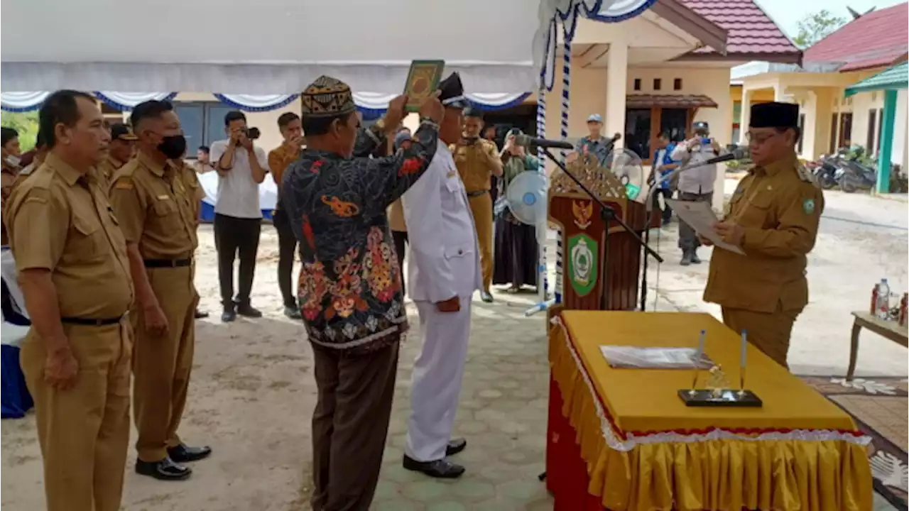 Bupati Lantik PAW Kades Bangkuang Makmur