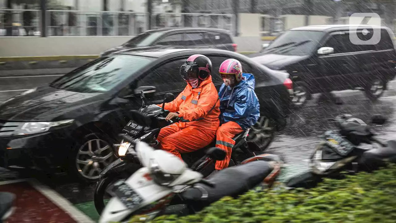 Ada Potensi Hujan Ekstrem dan Badai Dahsyat, Heru Budi Imbau Perkantoran Terapkan WFH