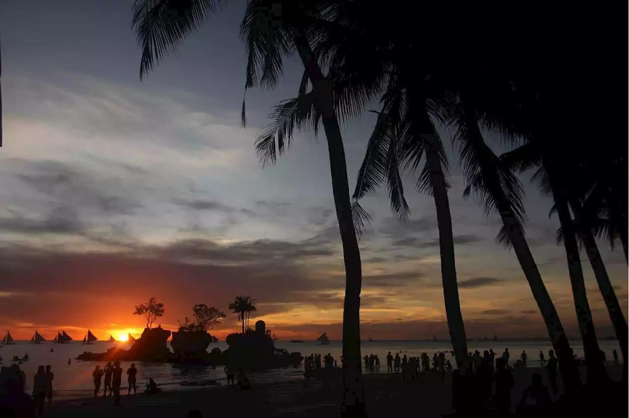 Fireworks show allowed for first time in Boracay to welcome 2023