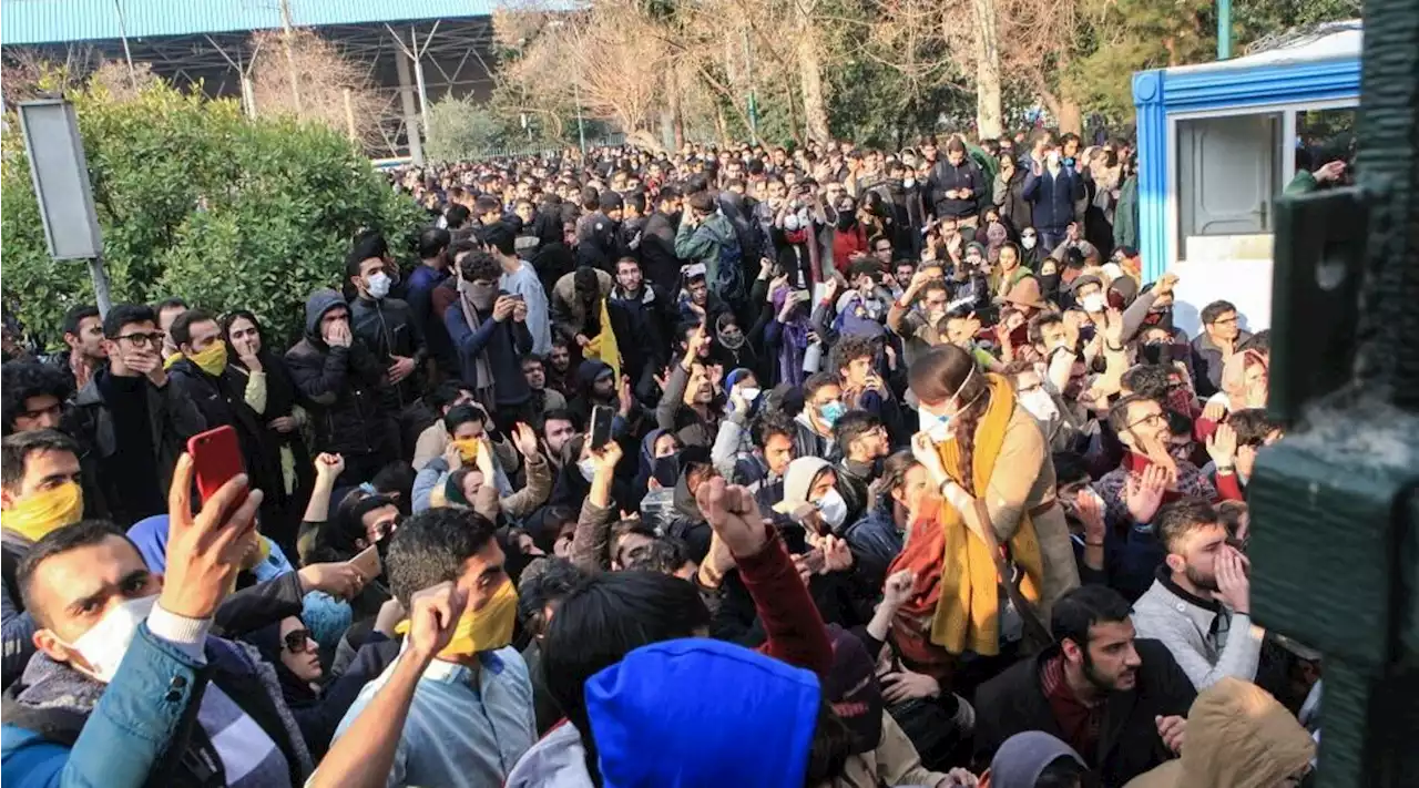 Iran, Raisi: nessuna misericordia per chi protesta