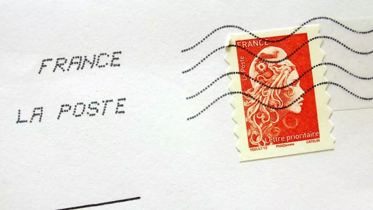 Fin du timbre rouge : par quoi La Poste remplace la 'Lettre prioritaire' ?