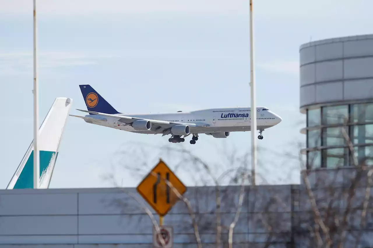 LA to Frankfurt Lufthansa Flight Diverted to O'Hare After Laptop Fire