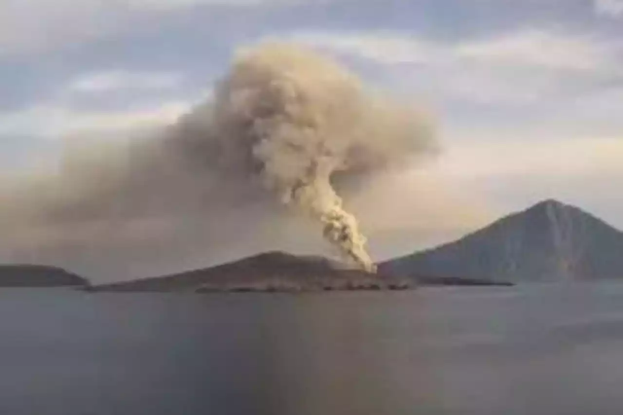 Cek Fakta: Benarkah Tak Boleh Liburan ke Pantai Anyer karena Gunung Anak Krakatau? Simak Faktanya - Pikiran-Rakyat.com