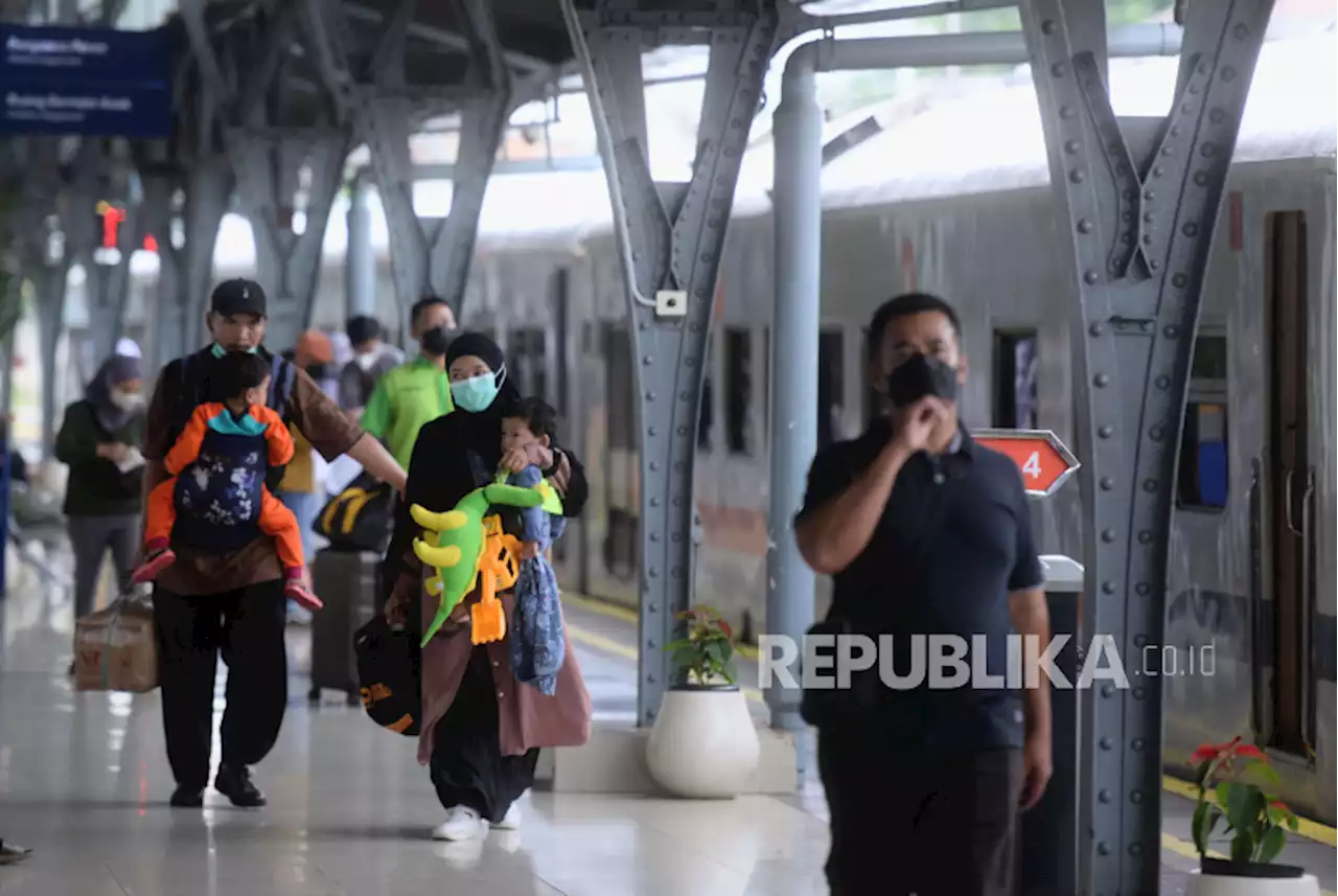 Barang Tertinggal Meningkat, KAI Daop 1 Imbau Penumpang Perhatikan Barang Bawaan |Republika Online