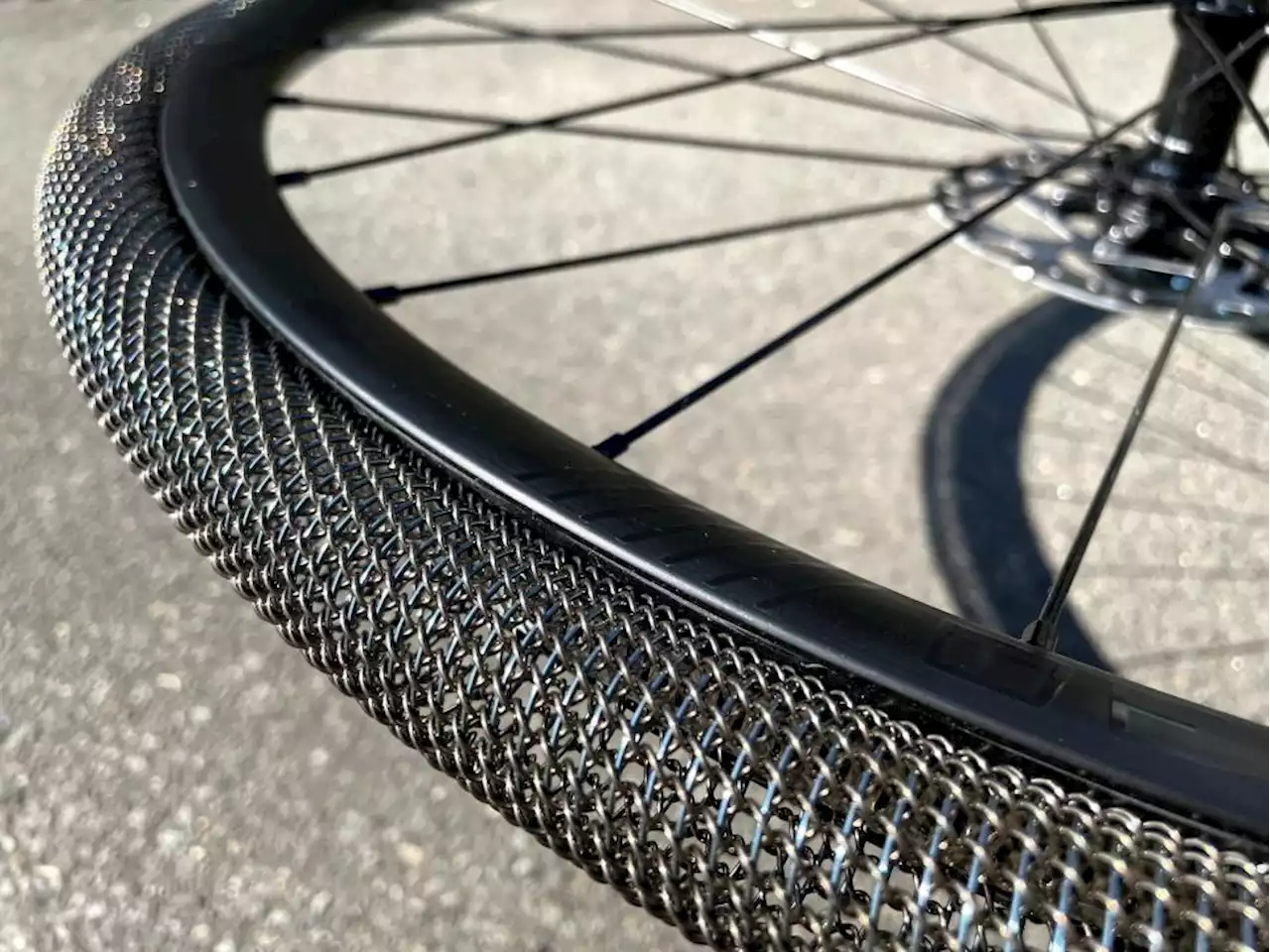 SMART Tire Company unveils new second-generation prototype of ‘space-age’ metal tyres