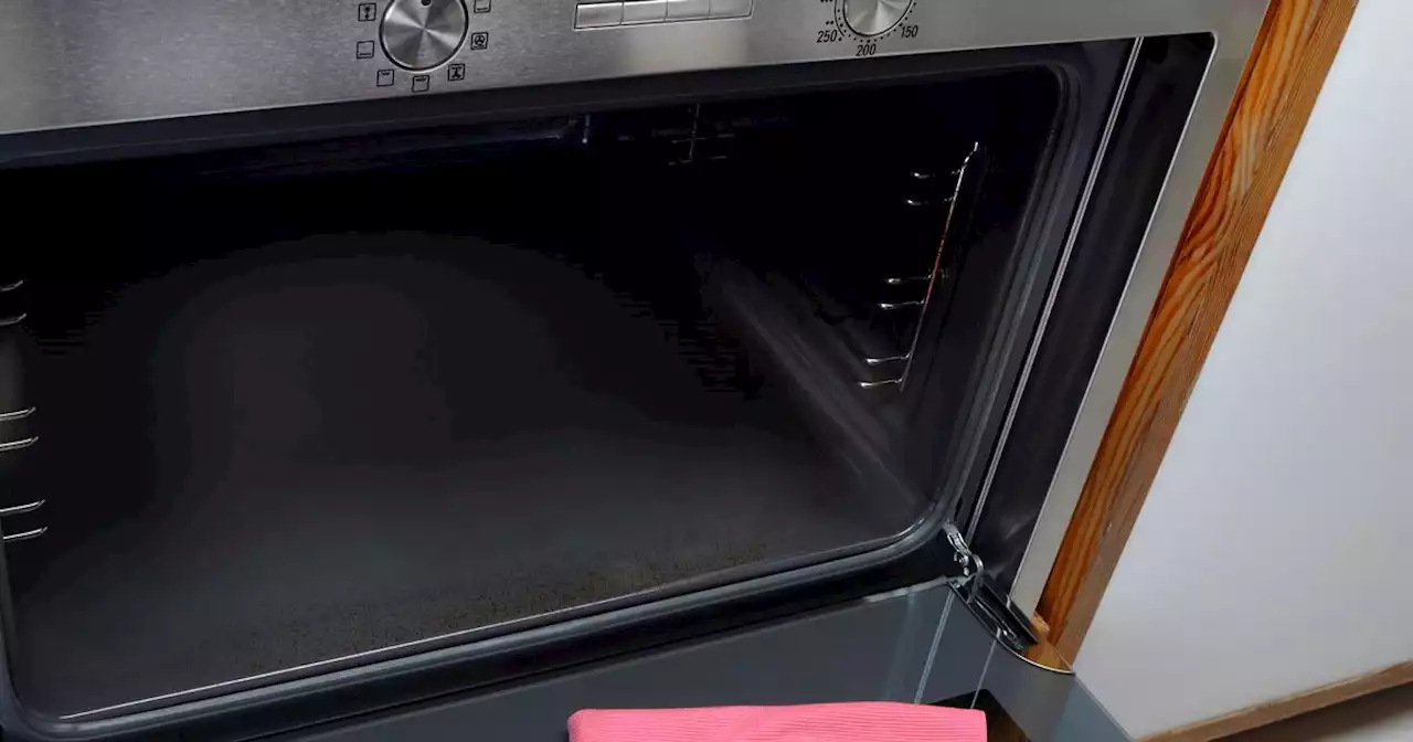 Waterford mum and cleaning expert shares miracle €4 product to clean oven