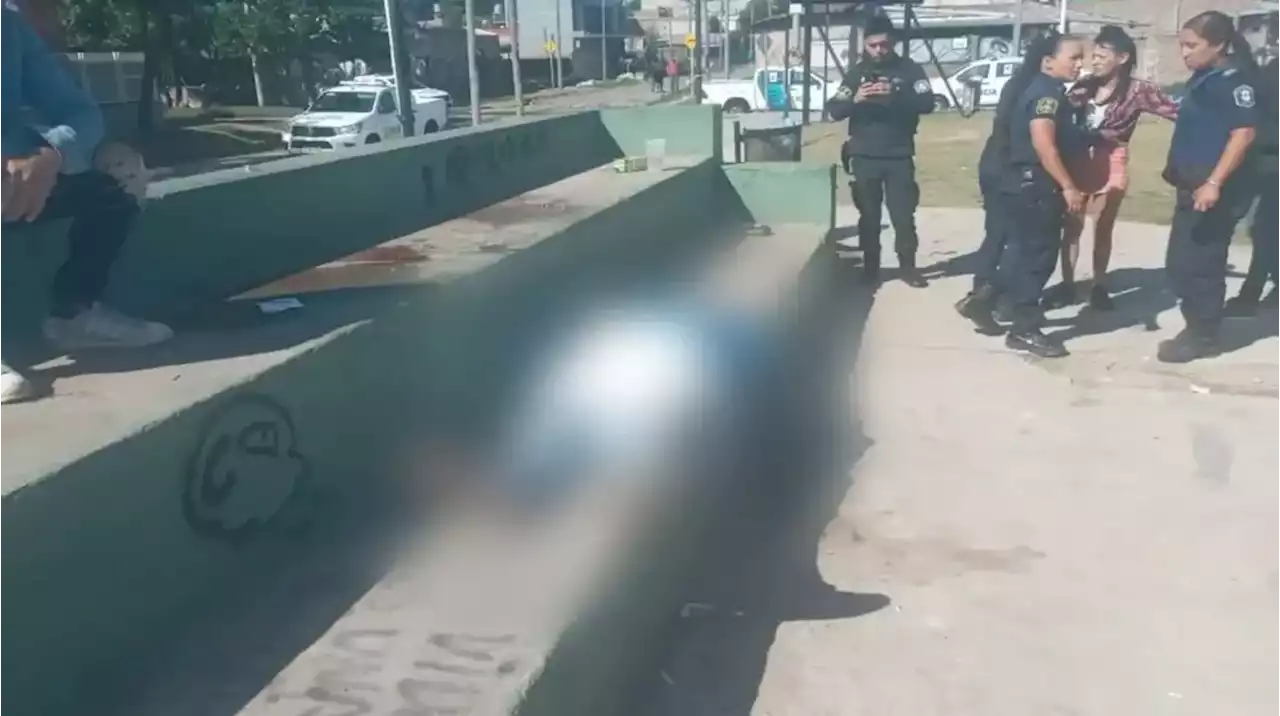 Un hombre quiso defender a una vecina que era agredida por el novio y lo mataron de un tiro en la cabeza