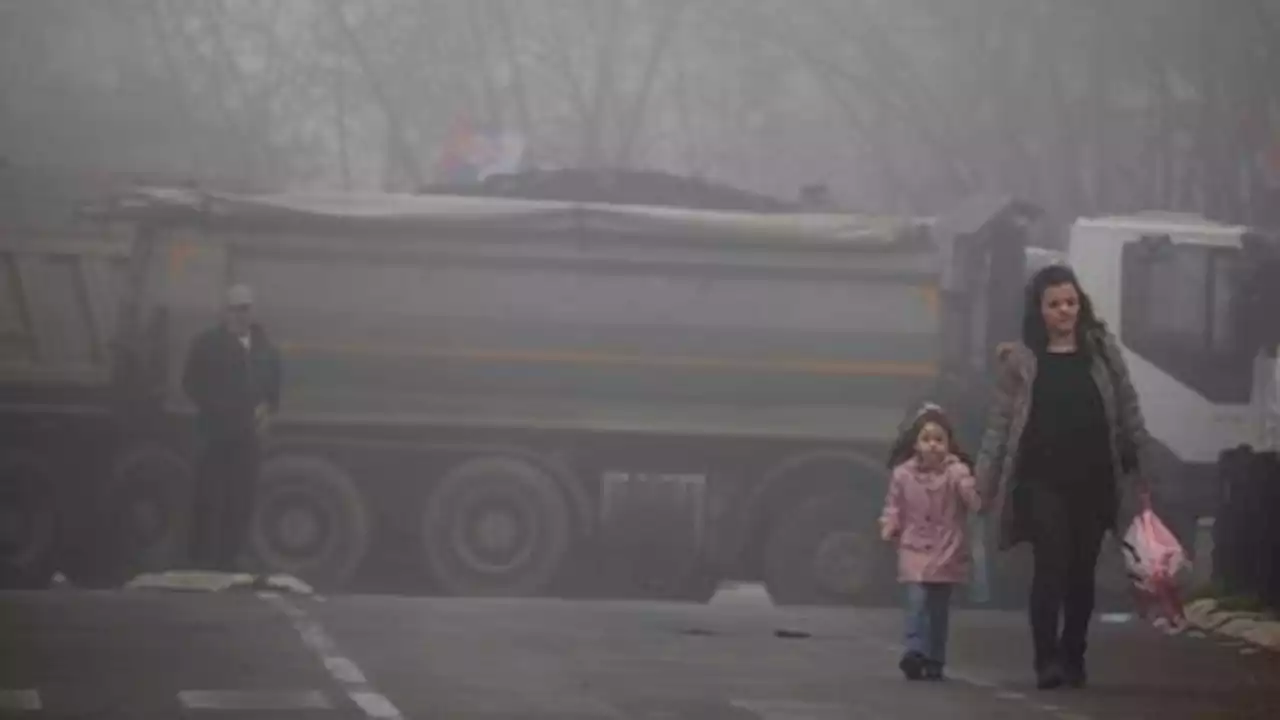 Local Serbs block roads in northern Kosovo as tensions rise