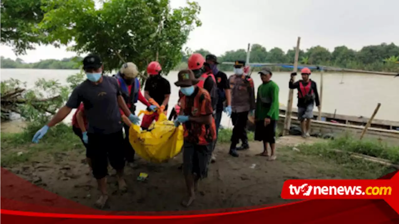 Misterius, Sesosok Jasad Pria Bertato Ditemukan Tersangkut di Tepi Sungai Rambatan Baru Indramayu Jawa Barat