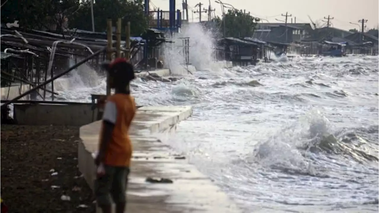 Potensi Cuaca Ekstrem Akhir Tahun, BPBD Tangerang Imbau Warga Waspada Gelombang Tinggi