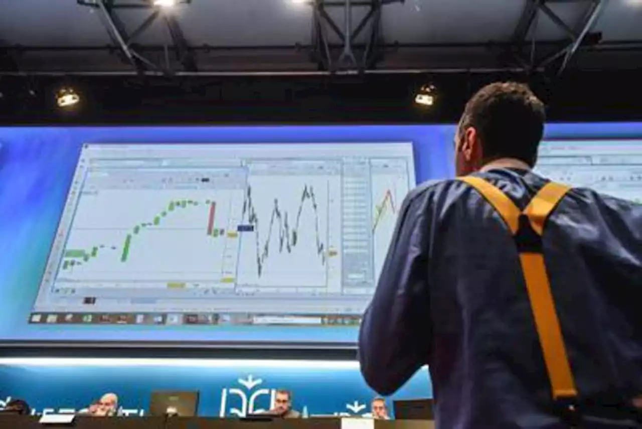 Borsa Milano oggi, cala prezzo energia elettrica: Piazza Affari giù