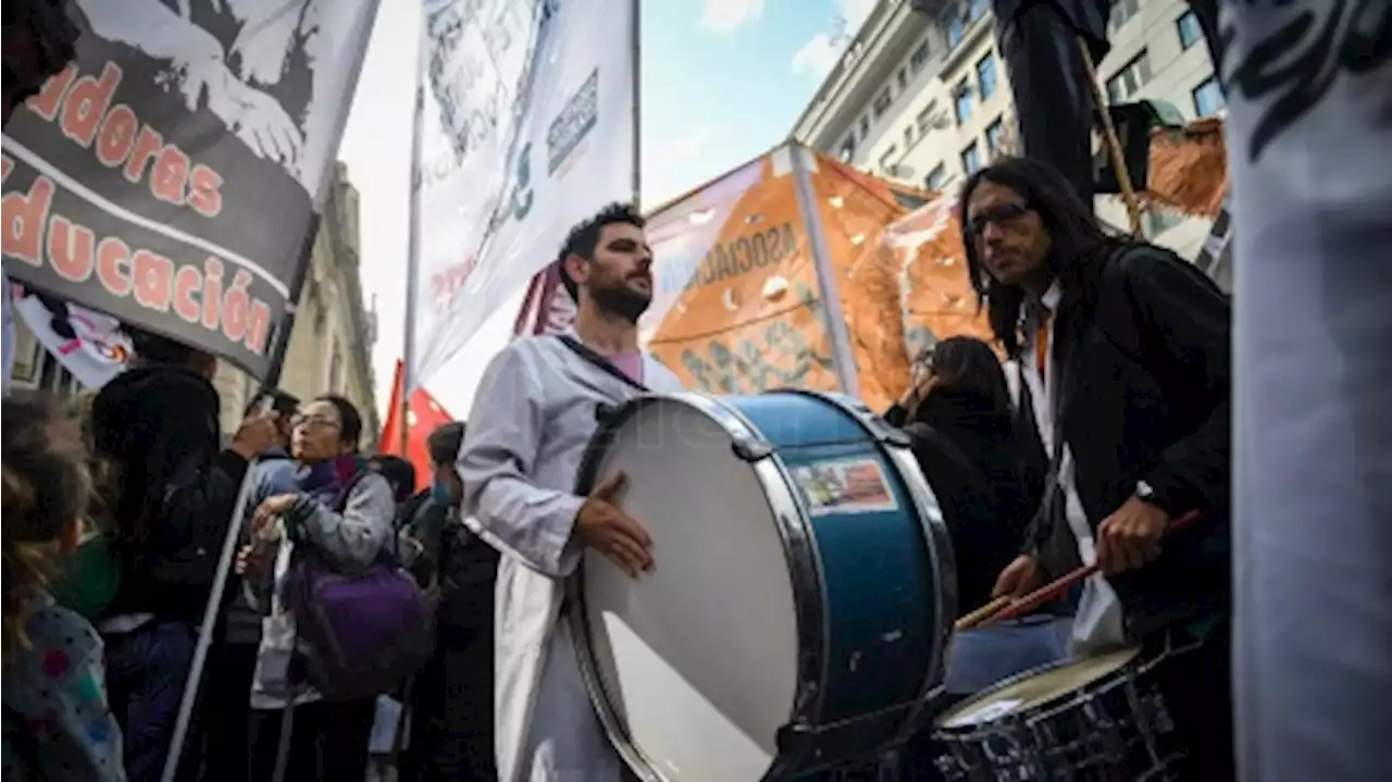 Sindicatos de la educación de CABA rechazarán cierre de profesorados