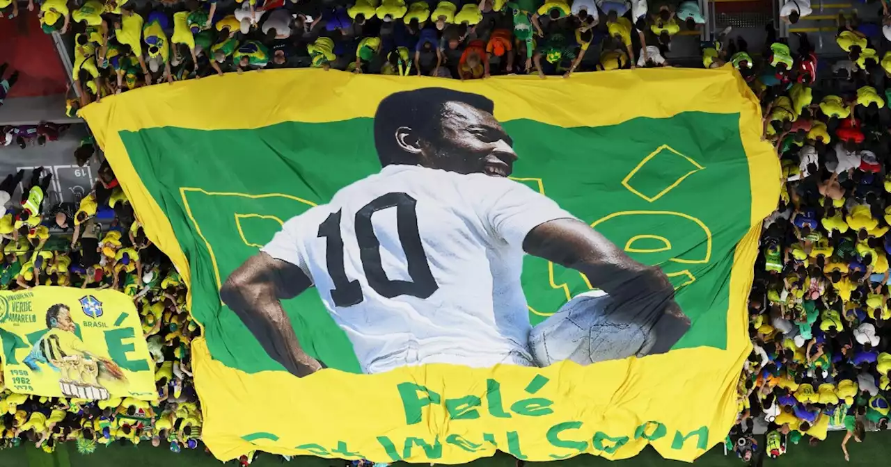 El club Santos de Brasil rinde espectacular homenaje a Pelé