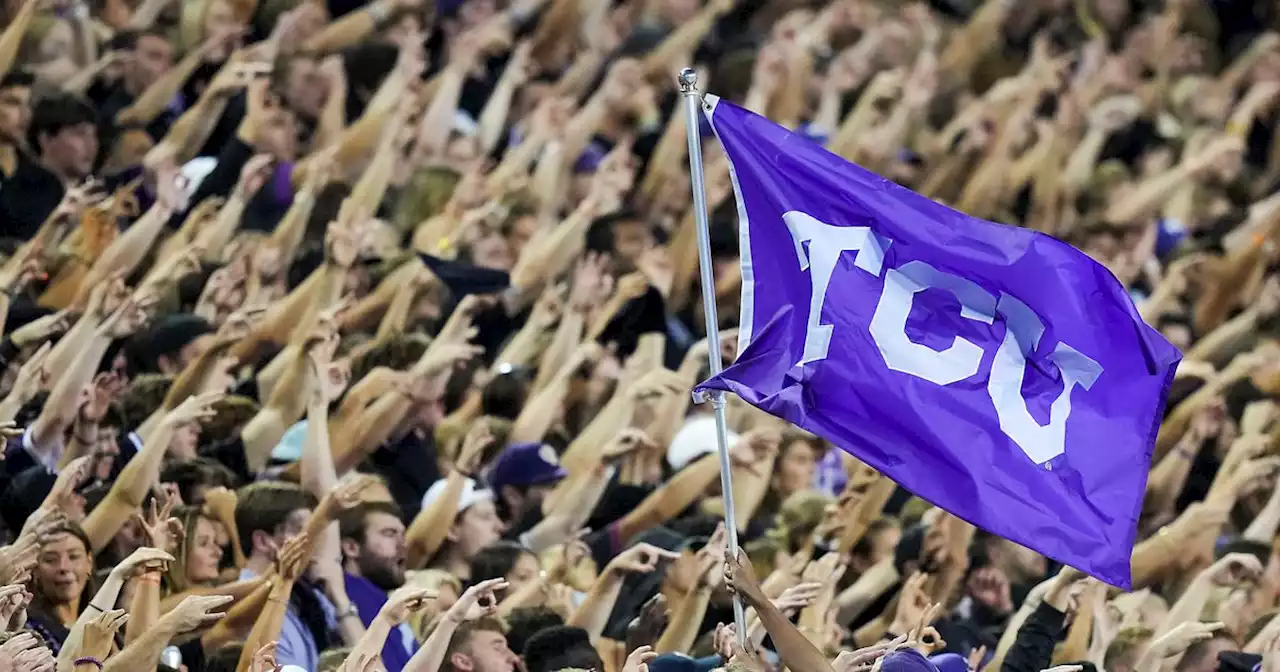 Fiesta Bowl-bound TCU fans scramble as Southwest cancellations pile up