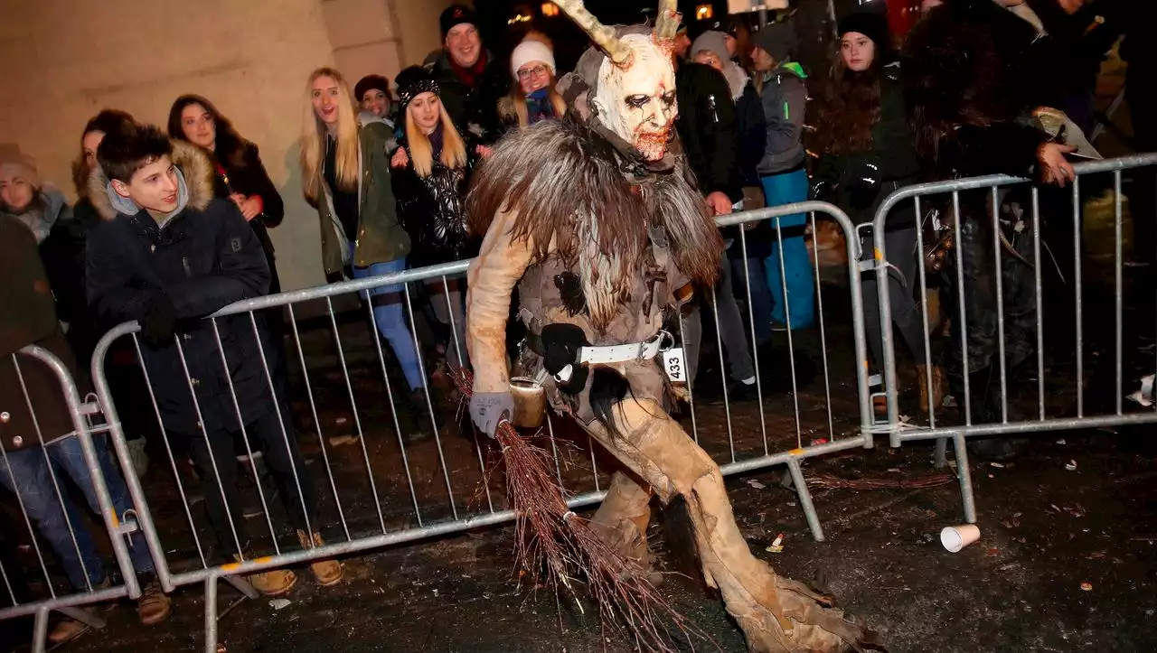 (S+) Krampus- und Perchtenläufe in Österreich: Wenn das wilde Treiben der Maskenmonster eskaliert