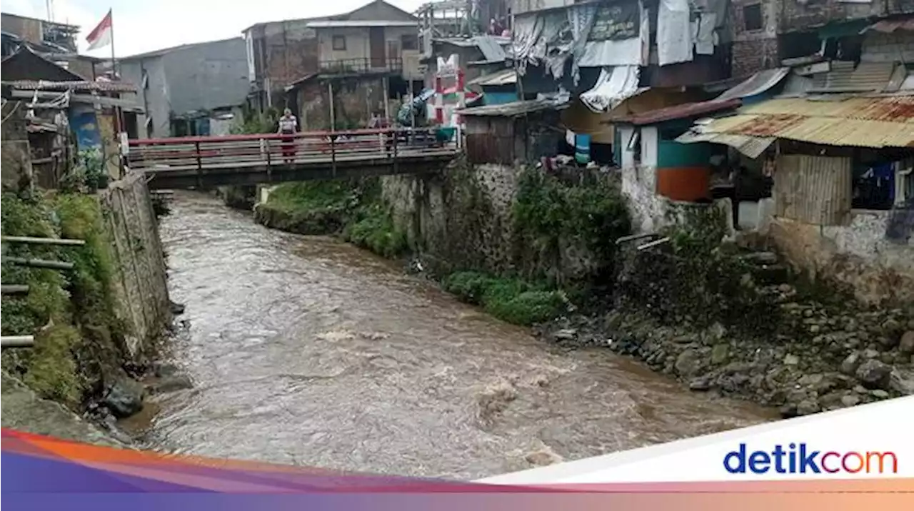 Rintih Warga Pinggiran Sungai Cikapundung Bandung