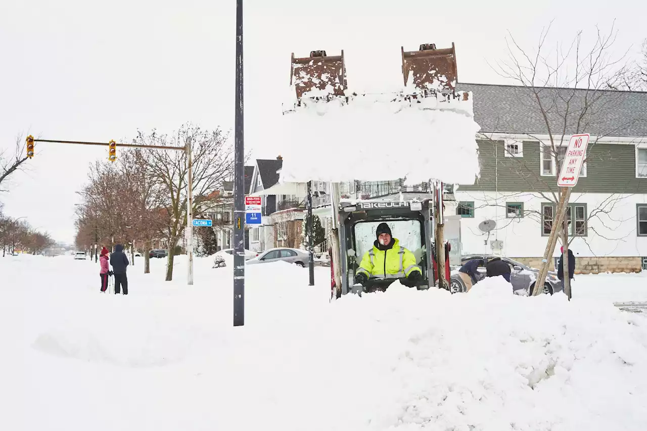 Saqueos en establecimientos comerciales tras tormenta invernal en Nueva York