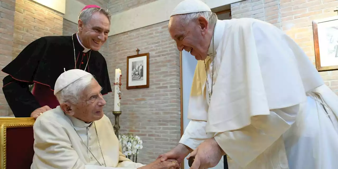 Le pape annonce que son prédécesseur Benoît XVI est «gravement malade» et prie pour lui