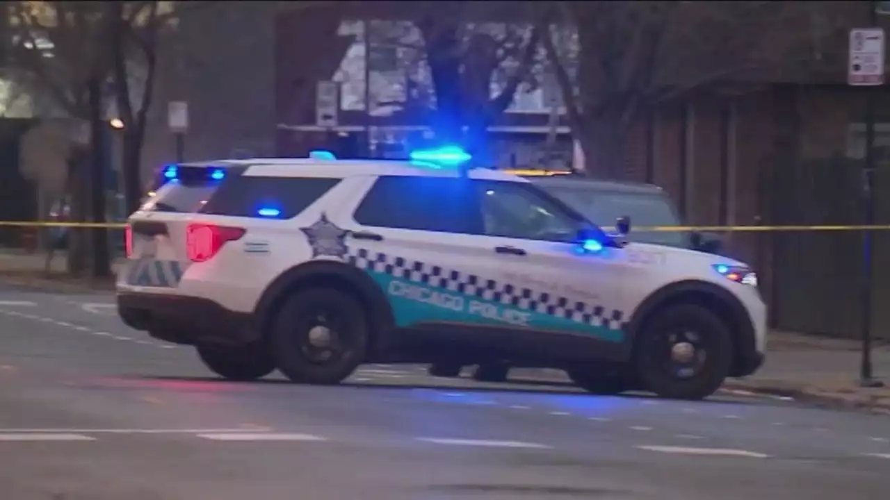 Boy, 17, shot on Chicago's Northwest Side