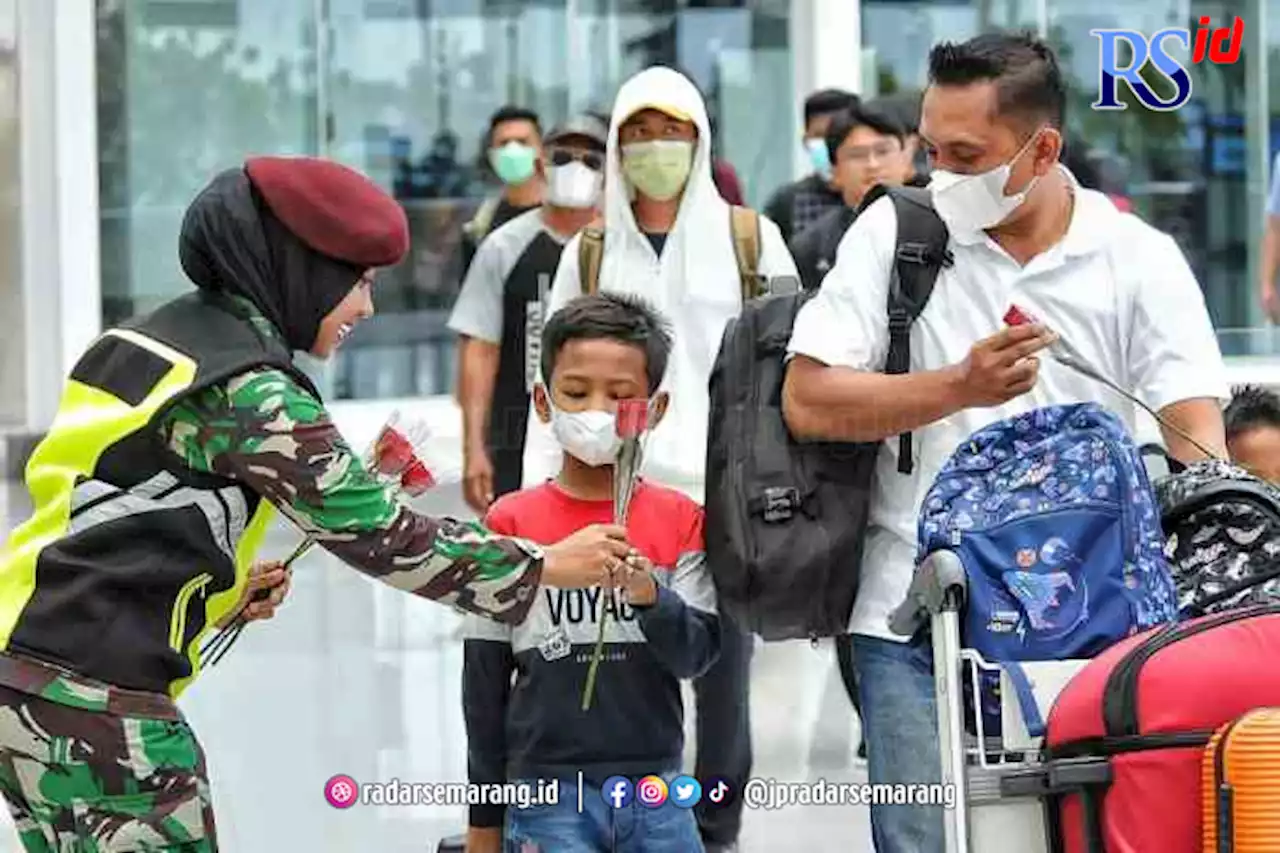 Stasiun KA dan Bandara Ramai, Terminal Bus Sepi Didominasi Kendaraan Pribadi Via Jalan Tol