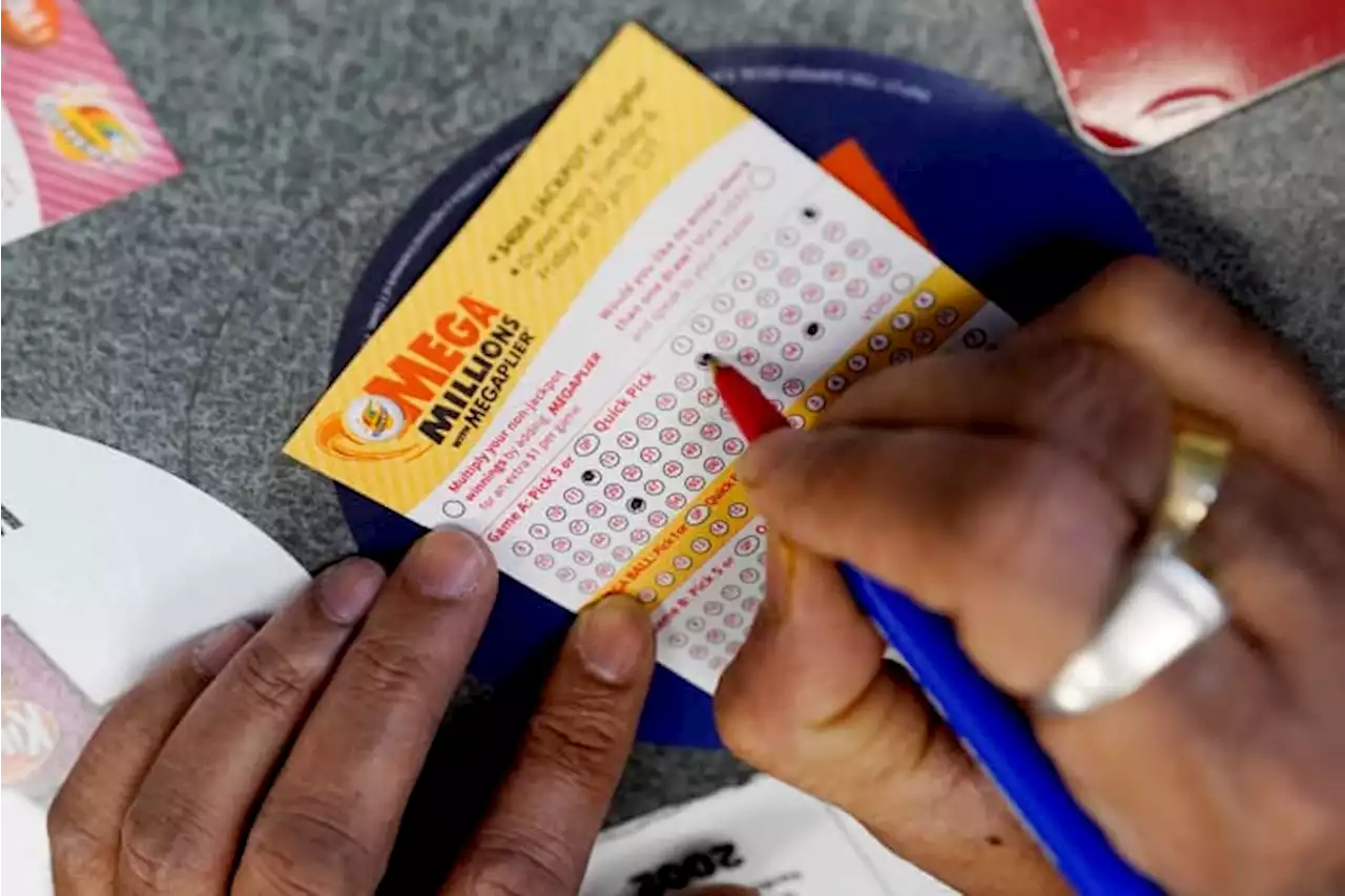 Mega Millions jackpot up to $640M after no big winner