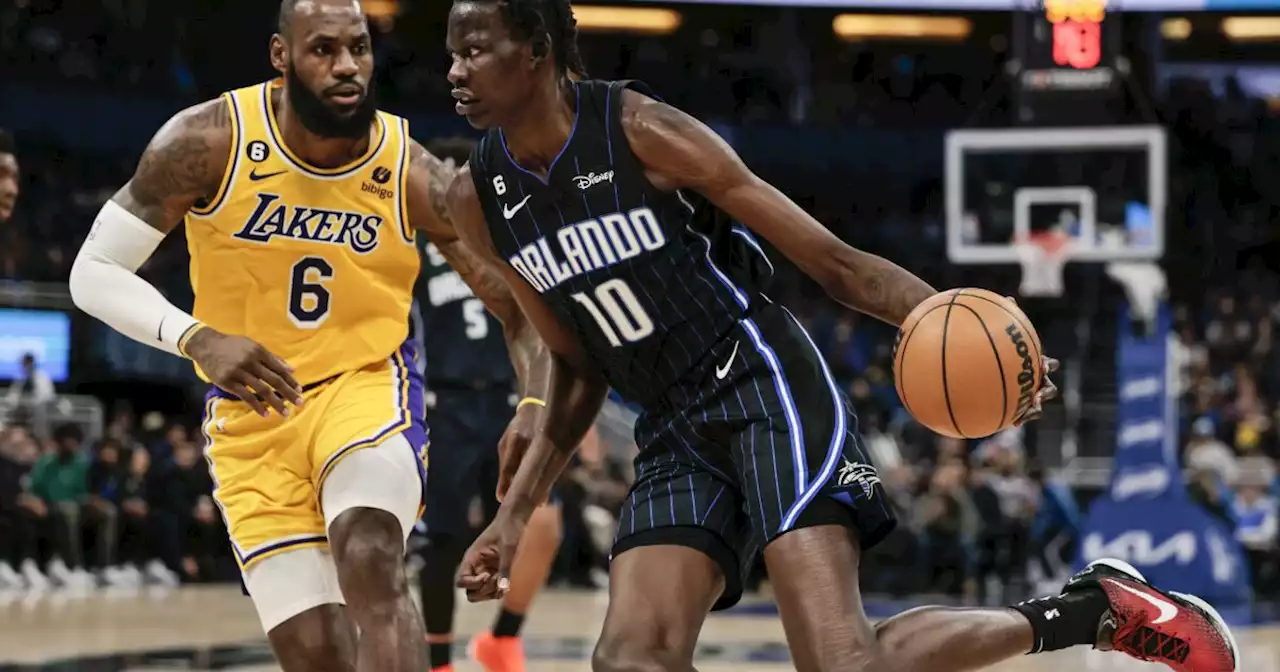 Lakers overcome size disadvantage to end losing streak with win in Orlando