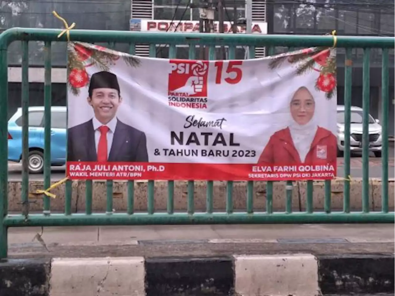 Relawan Kritik Langkah Polits Menteri Jokowi dalam Spanduk Ucapan Natal dan Tahun Baru