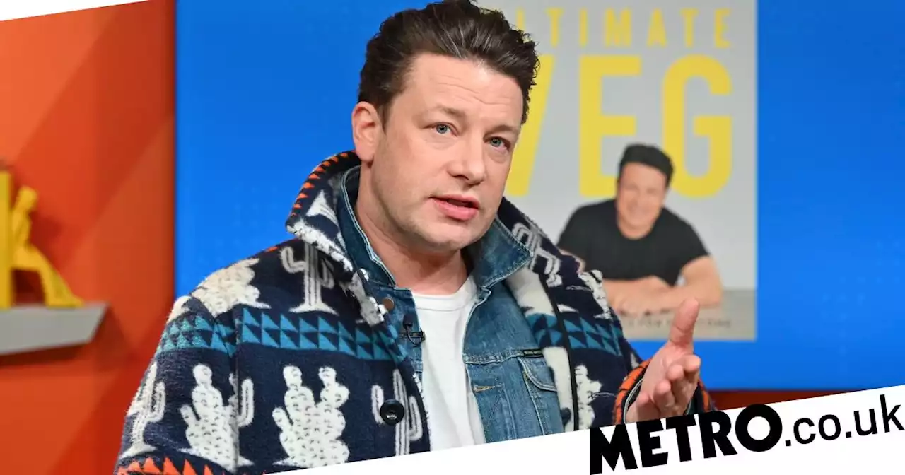 Jamie Oliver 'baffled' young British people 'don't want to work in kitchens'