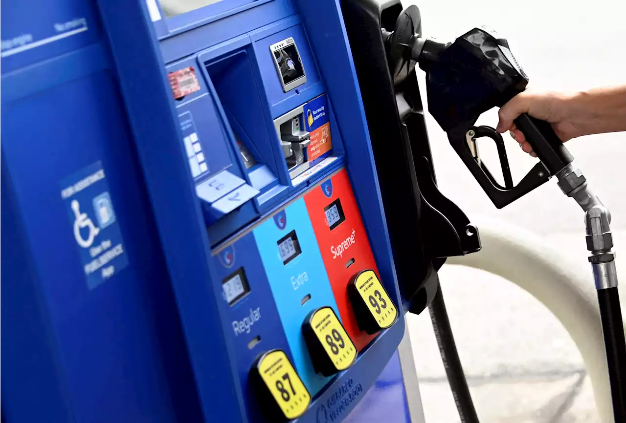 Here's When Illinois' Gas Tax Increases, Grocery Tax Will Return in 2023