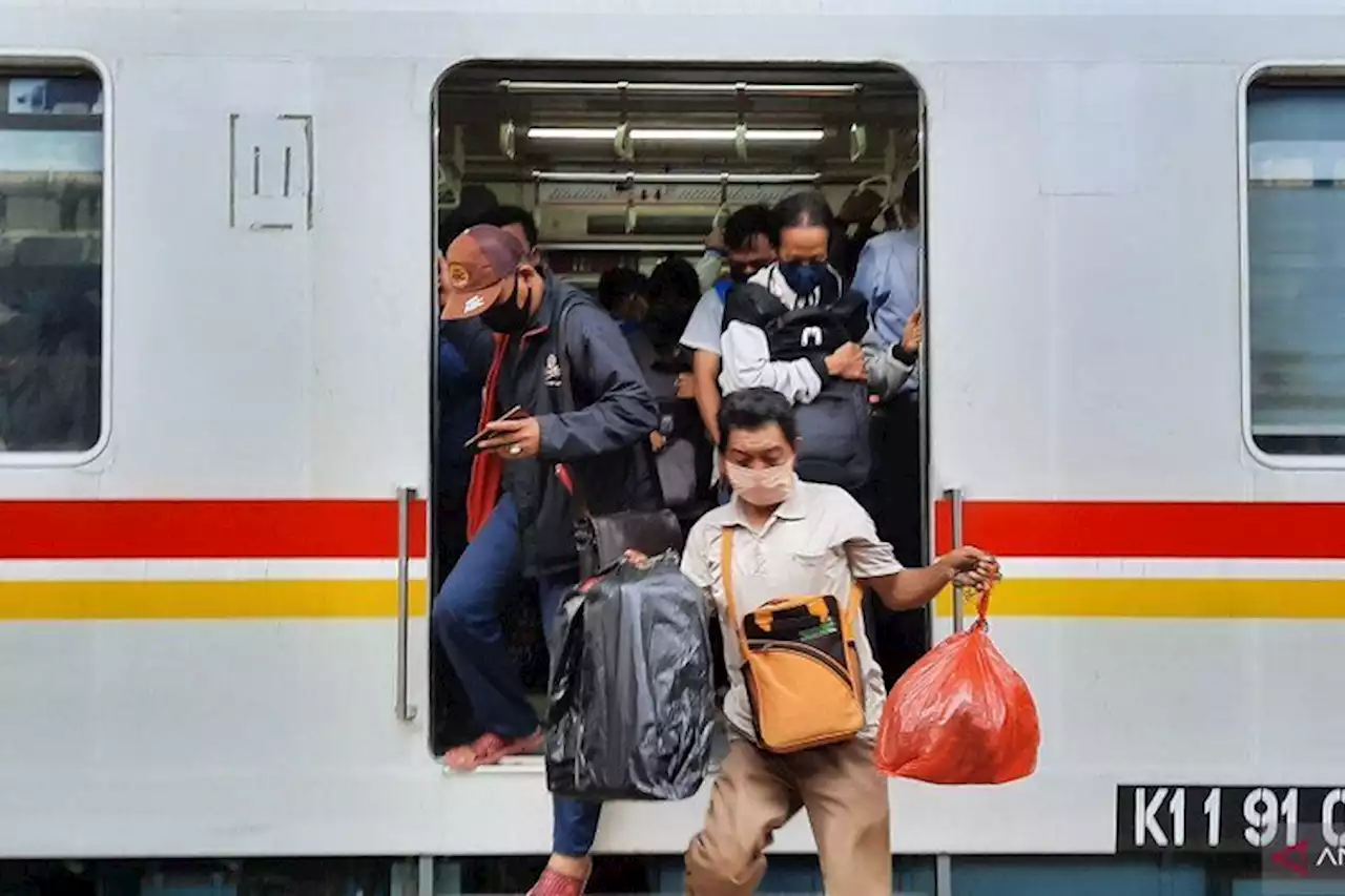 Tarif KRL Tahun 2023 Berubah, Harga Orang Kaya dan Miskin Berbeda - Pikiran-Rakyat.com