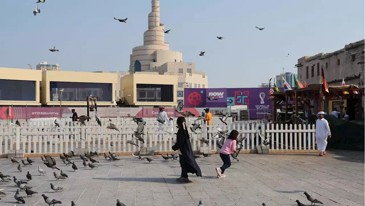 Qatar, viaggio nella città dormitorio dove schiere di lavoratori stranieri gettano le basi dell'impero del gas