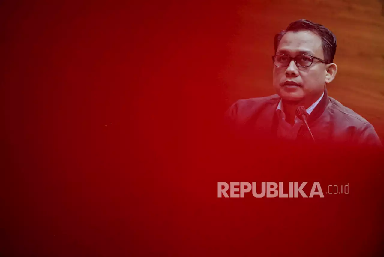 KPK Jemput Paksa Saksi Kasus AKBP Bambang Kayun |Republika Online