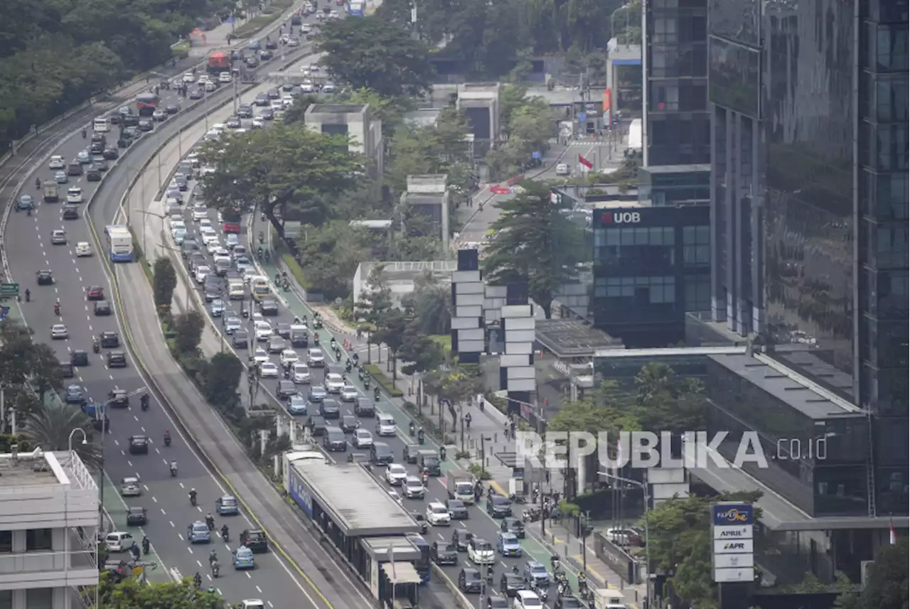 Polda Metro Sterilkan Sudirman-Thamrin pada Malam Tahun Baru  |Republika Online