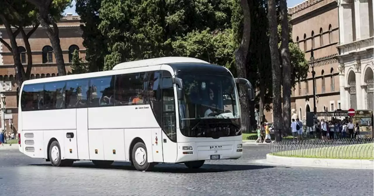 Stop al bonus sui veicoli per le aziende di trasporto merci e passeggeri, l’ira delle associazioni