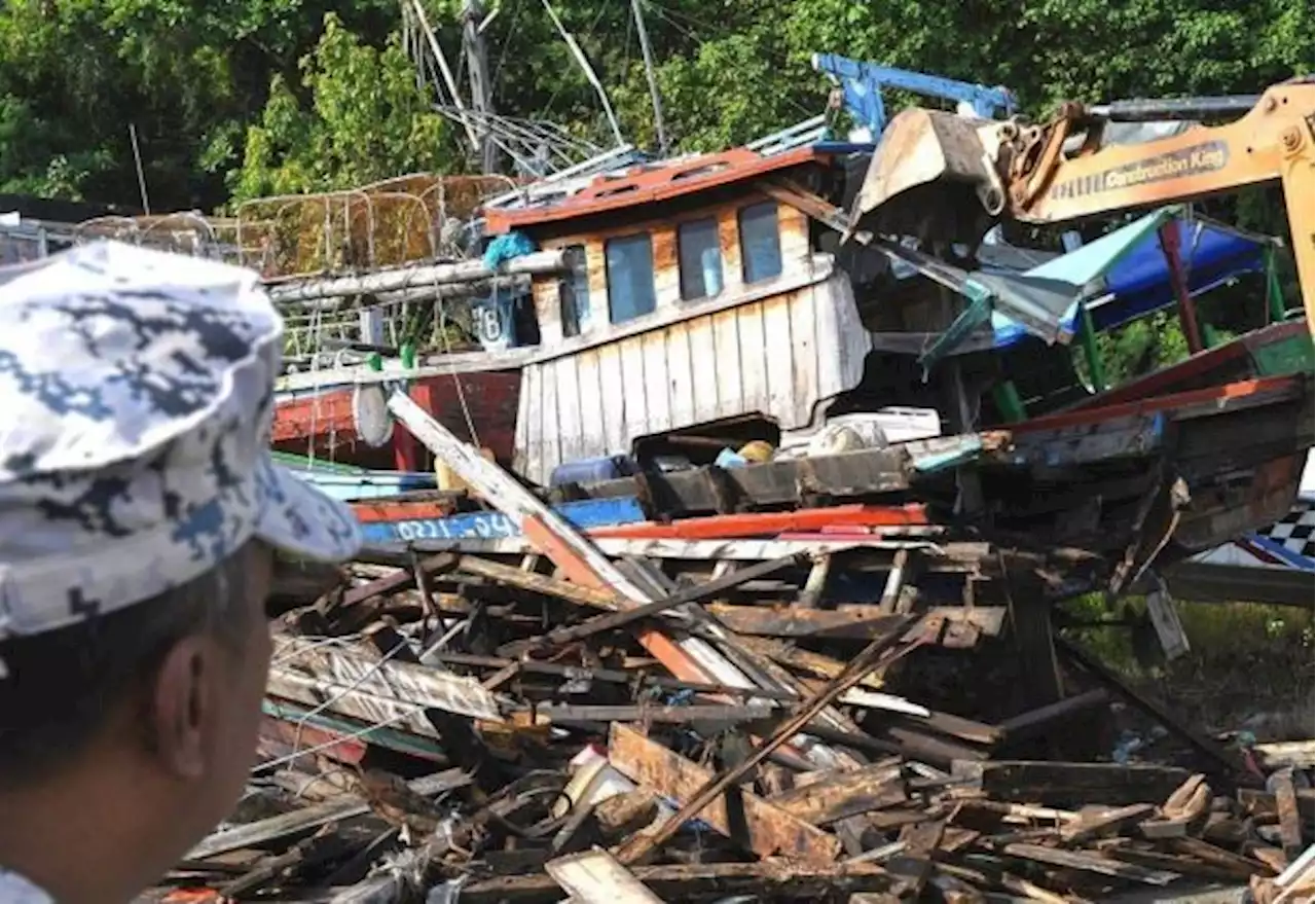 Penang MMEA disposes of six seized fishing boats, equipment worth RM192,000