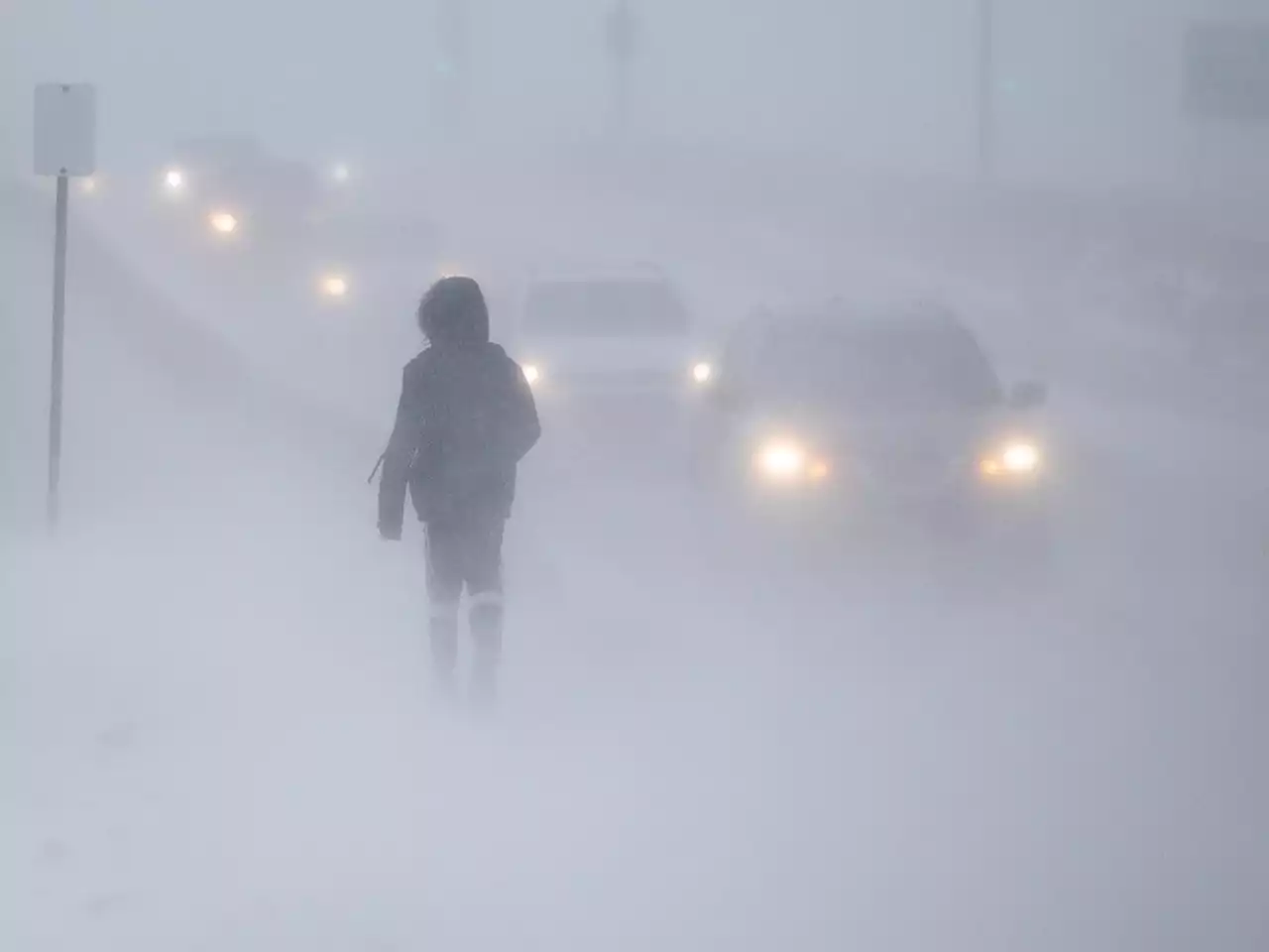 Snowfall warning issued for Saskatoon, freezing rain hits southern Sask.