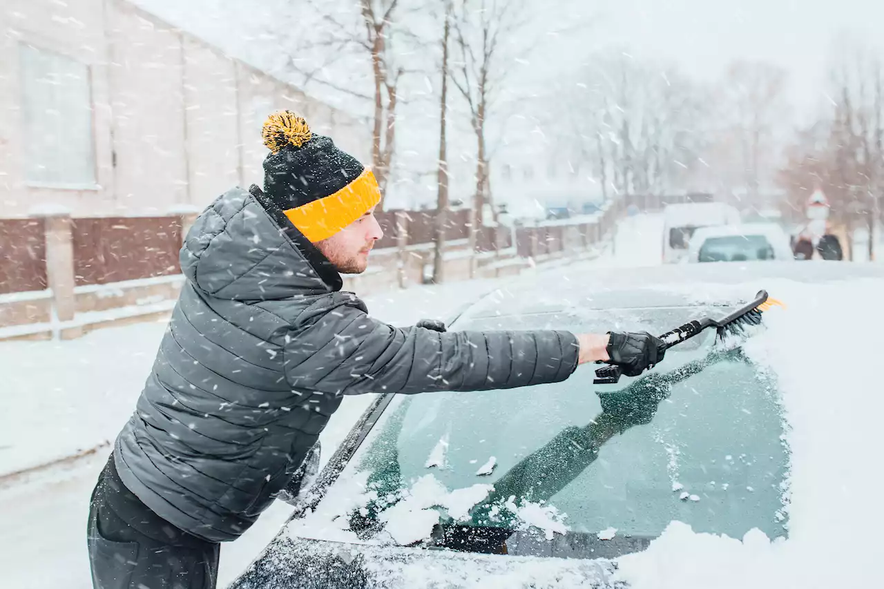 I’m a driving expert – here are my top three tips to safely de-ice your car