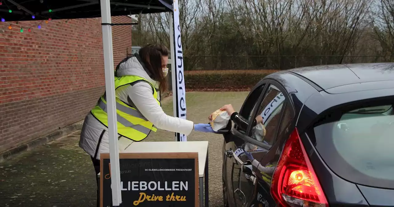 Muzikanten verkopen duizenden oliebollen in Borculo