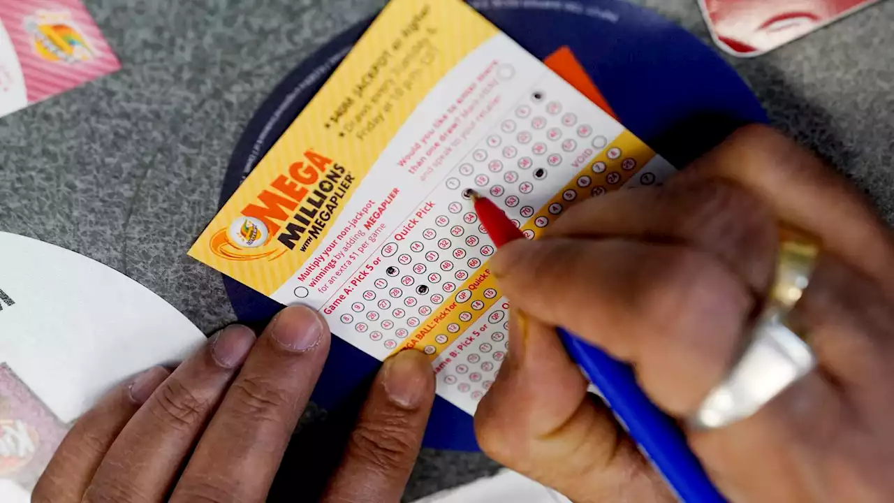 After no big winner, Mega Millions jackpot rolls to $640M for Friday drawing