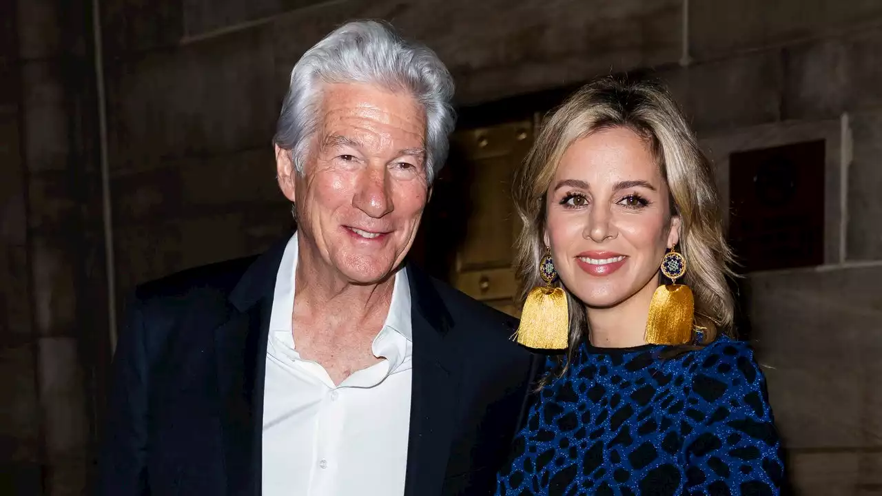 Alejandra Silva publica una inusual (y veraniega) instantánea navideña con sus hijos y Richard Gere