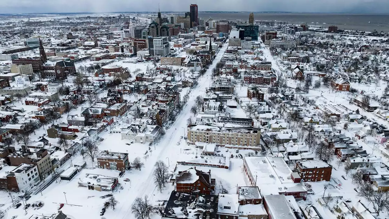 Good Samaritans in Buffalo step up to the plate as western N.Y. hit by 'blizzard of the century'