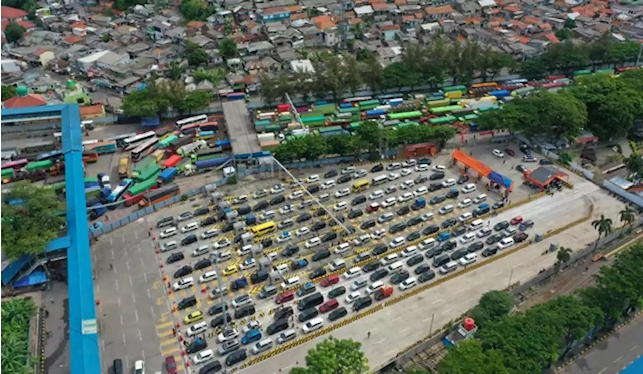 Pelabuhan Merak Diterjang Ombak, Kendaraan Tidak Bisa Masuk Kapal