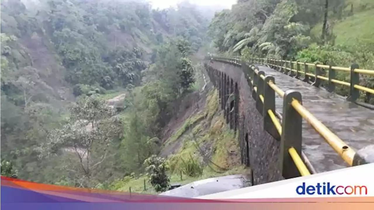 Kawasan Plunyon Lokasi Syuting KKN di Desa Penari Longsor Sejumlah Titik