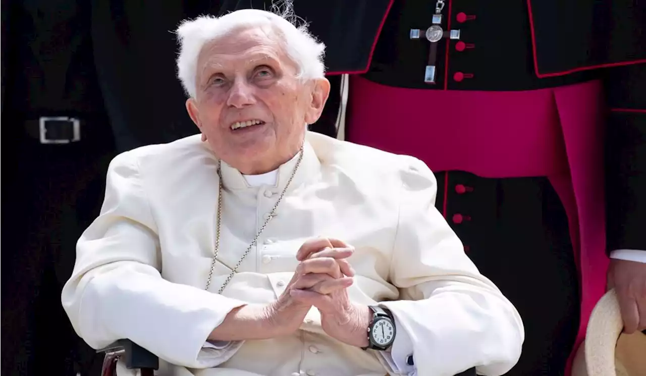 Benedicto XVI sigue “grave pero estable” y ha pasado la noche con los médicos