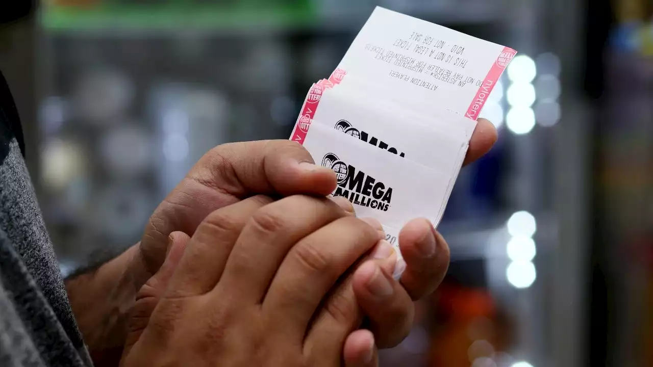 Mega Millions jackpot balloons to $640M