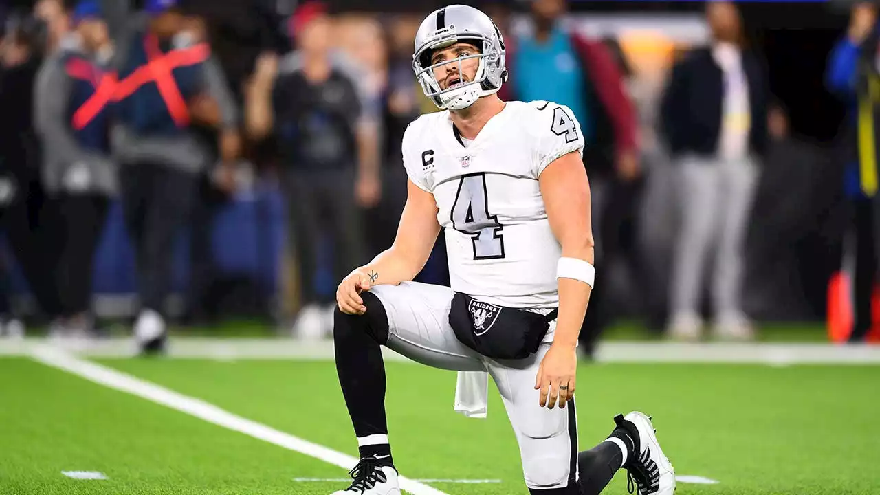 Raiders bench Derek Carr for final two games of season, Jarrett Stidham to start